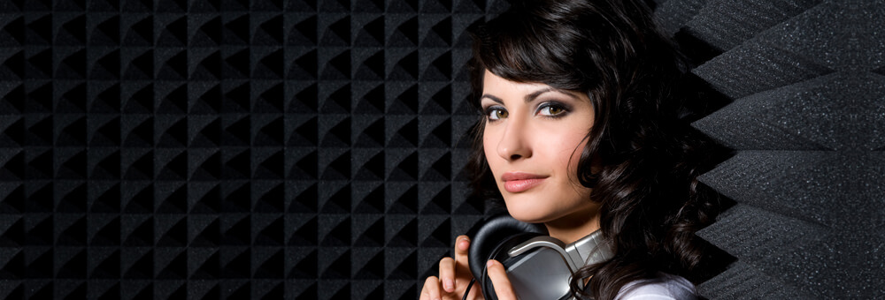 aixFOAM verbessert die Akustik im Tonstudio mit verschiedenen Schallschluckern