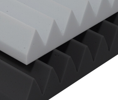 Schallabsorber mit Dreiecksprofil ROWS Plus und Brandschutzklasse DIN 4102 B1 / C-s2, d0 nach DIN EN 13501