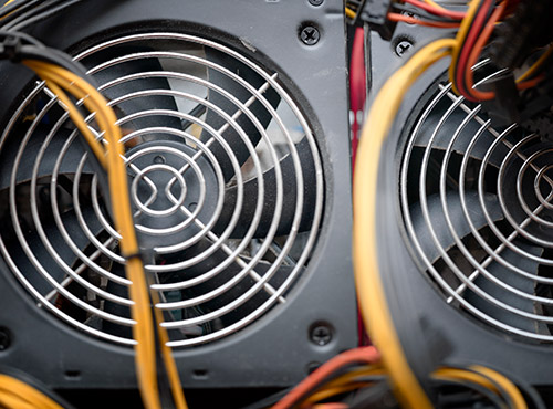 Lüfter als Lärmursache am PC Lüfter an Computern oder PCs sind häufig die Ursache für Lärm. Schallschutz sorgt für Ruhe.