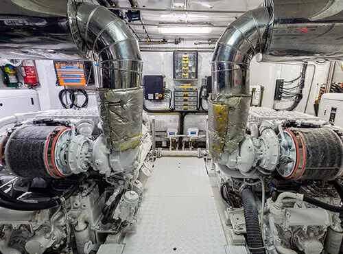 Blick in den Maschinenraum: Schiffmotoren erzeugen Lärm und Vibrationen.