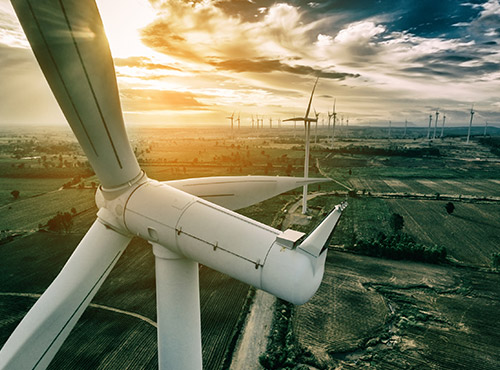 Schallschutz einer Windkraftanlage Eine Windkraftanlage erzeugt nicht nur Strom, sondern auch Lärm. Eine nachträgliche Schallisolierung ist daher sinnvoll.