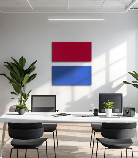 Akustikelemente FELT als Schallschutz in modernen Büroräumen Akustikabsorber FELT in designrot und royalblau als Schallschutz im Büro