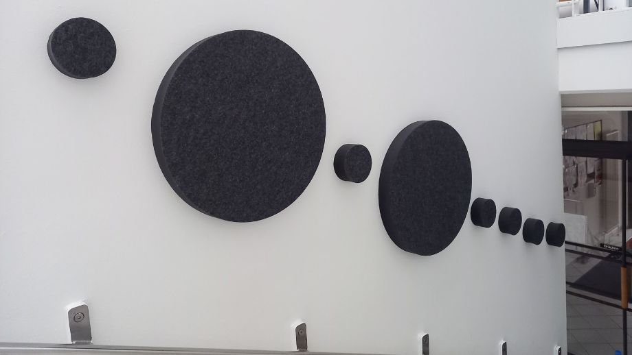 FELT Drop in einem Treppenhaus