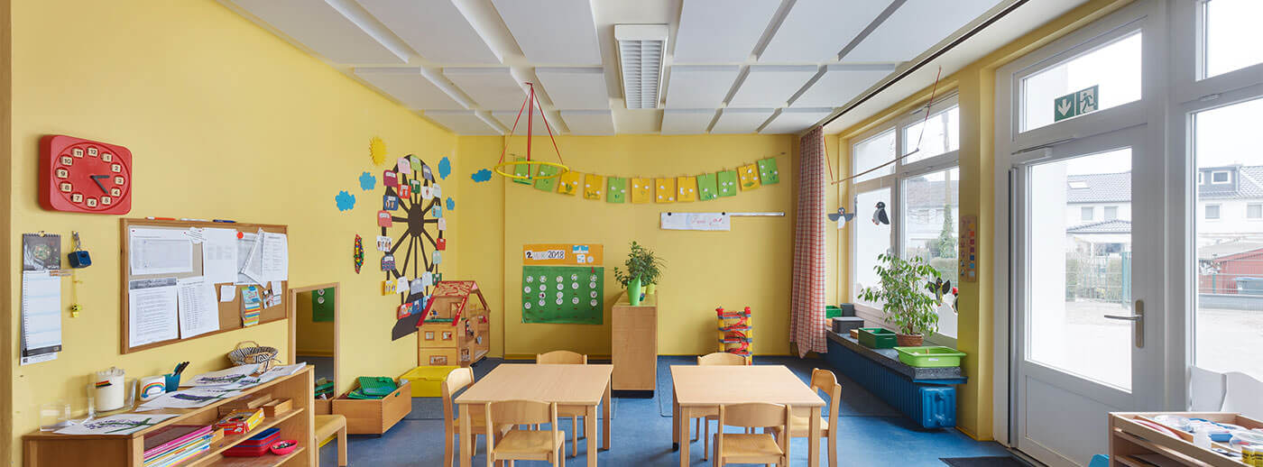 Schallabsorber mit Brandschutzklasse DIN4102 B1 im Kindergarten