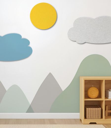 Schallabsorber FELT Drops Mix & Match an der Decke eines Kindergartens Schallabsorber FELT Drops Mix & Match an der Decke eines Kindergartens