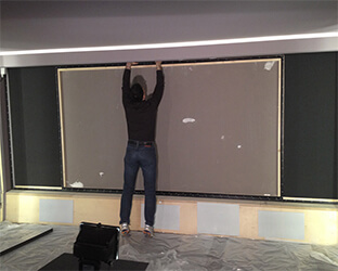 Sound absorber FLAT on the projection screen