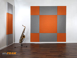Sound absorbers SMOOD and MAYA in different colours and with different profiles provide acoustic and optical highlights.